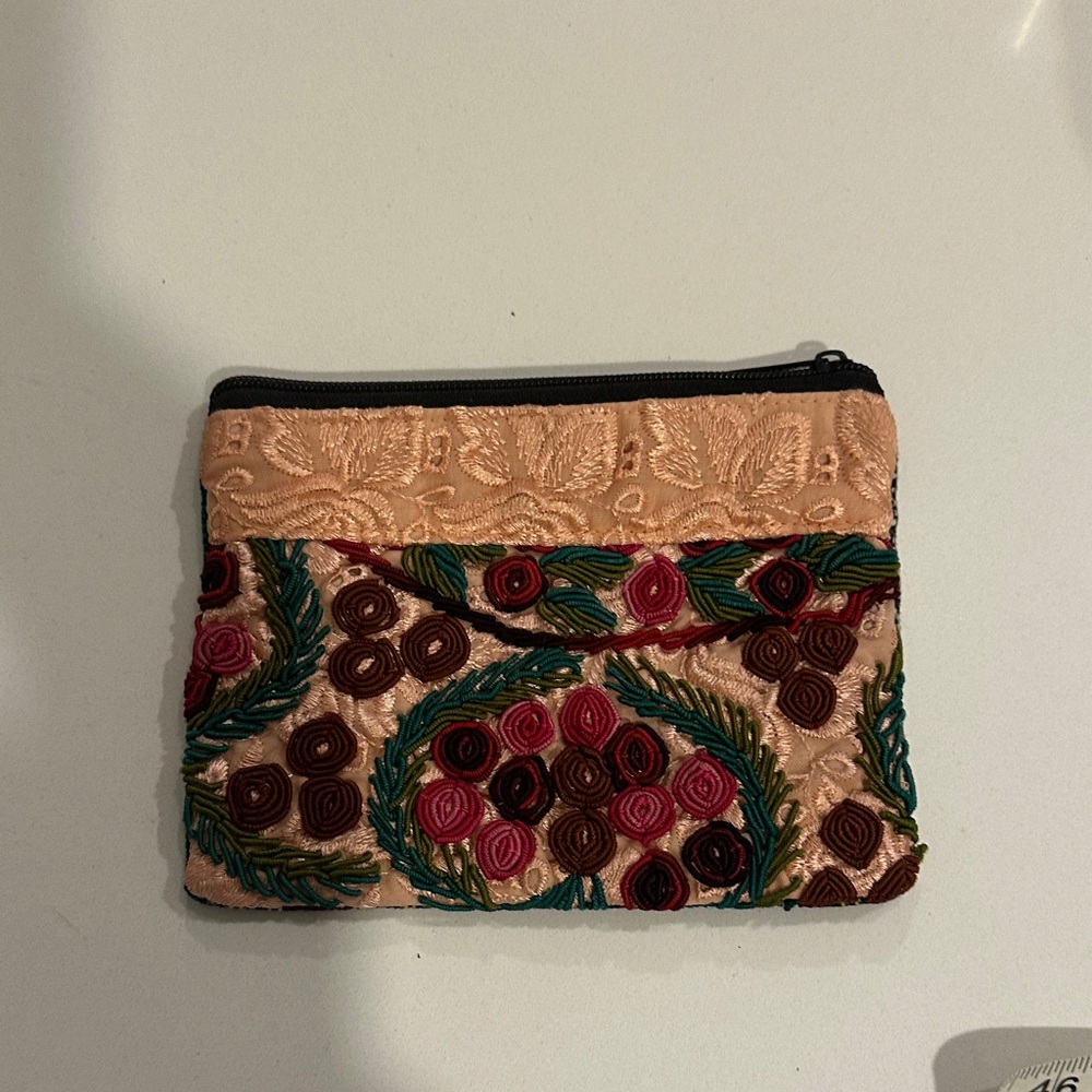 Embroidered Floral Women's Pouch
